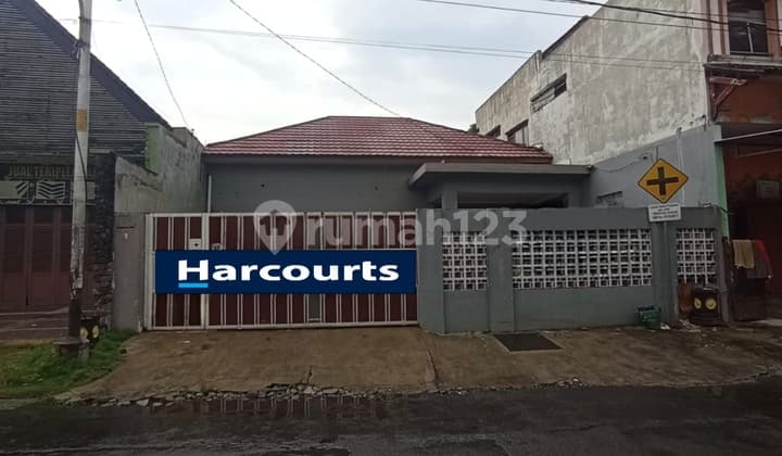 Rumah Bagus Strategis Siap Pakai di Sumber Banjarsari Solo