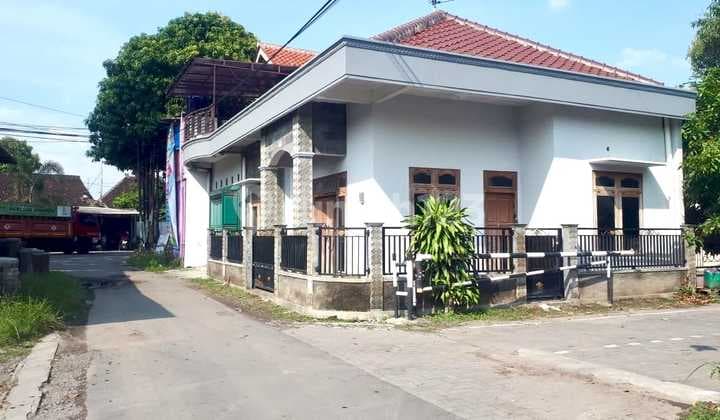 Rumah Bagus Strategis Siap Pakai Di Colomadu