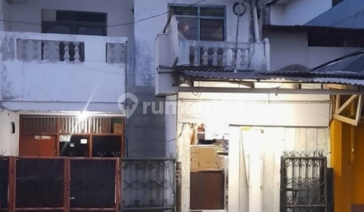 Dijual Rumah Sumur Batu, Strategis, bisa untuk Usaha, Luas 117 Meter, Kode :21523 Br Dijual Rumah Sumur Batu, Strategis, bisa untuk Usaha, Luas 117 Meter, Kode :21523 Br