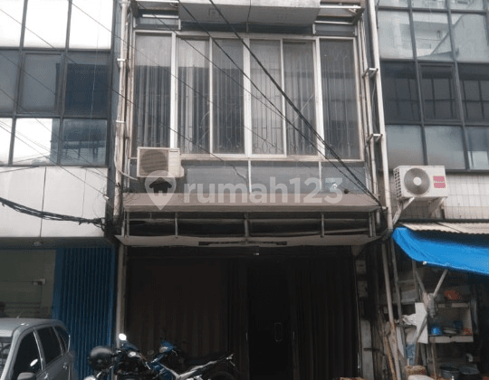 Dijual Ruko Gambir, Luas 64 Meter, Kode :21055 Gd