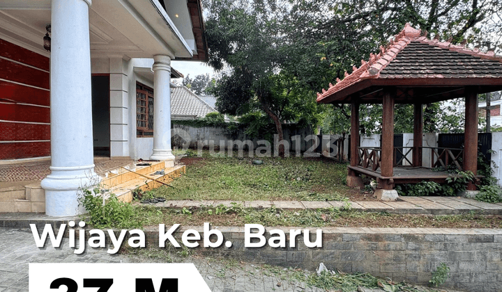 House in Prime Location Kebayoran Baru