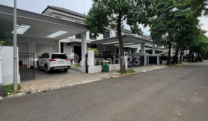 Rumah 2 Lantai Dalam Komplek Besar Tanjung Barat, Jakarta Selatan