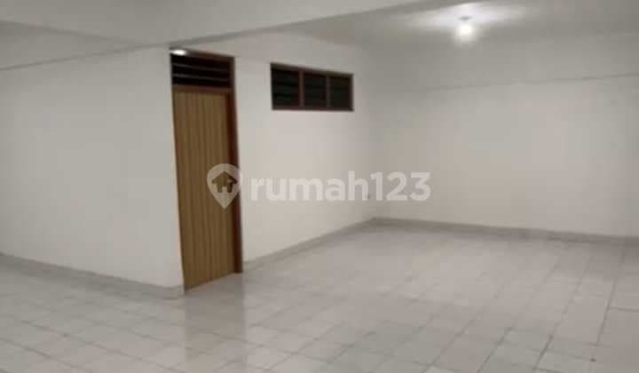 Ruko 3 Lt + Basement , Cocok Utk Buka Usaha, Utk Perkantoran
