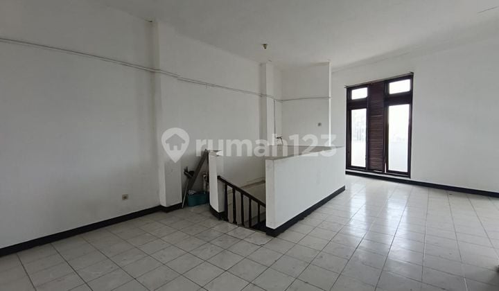 Sewakan Ruko 2 lt , Tgh Kota , Cocok Utk Cafe , Perkantoran, Usaha