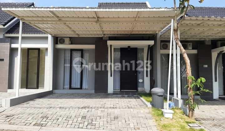 Ready-to-occupy house for rent, quiet environment, secure, single gate, comfortable.