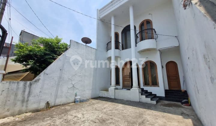 Rumah di Tebet Jakarta Selatan 2 Lantai SHM Bagus Turun Harga Murah