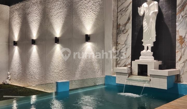 Rumah Mewah di Cirendeu Tangerang Selatan 2 Lantai SHM Bagus Dekat MRT