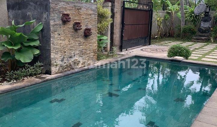 Rumah di Buleleng Seririt Bali 2 Lantai SHM Bagus Hadap Timur Ada Pool Rasa Villa