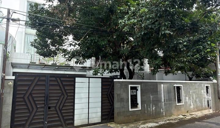 Rumah,Mewah Dilebak Bulus Jakarta Selatan 3 Lantai, SHM Harga Nego