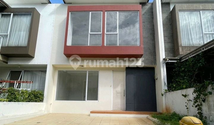 Minimalist House in Graha Raya