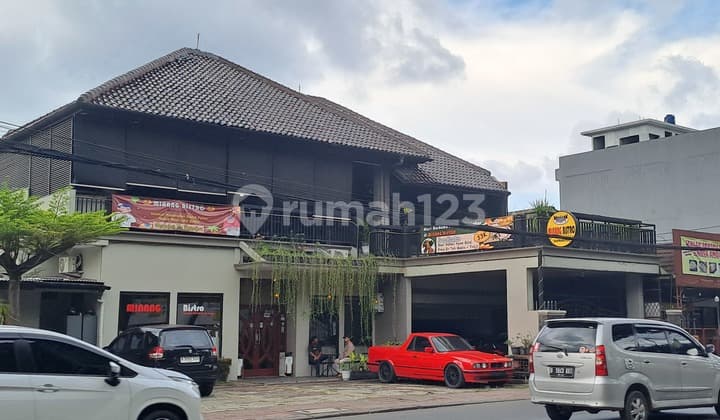 Resto Yg Masih.berjalan Posisi Jalan Raya
