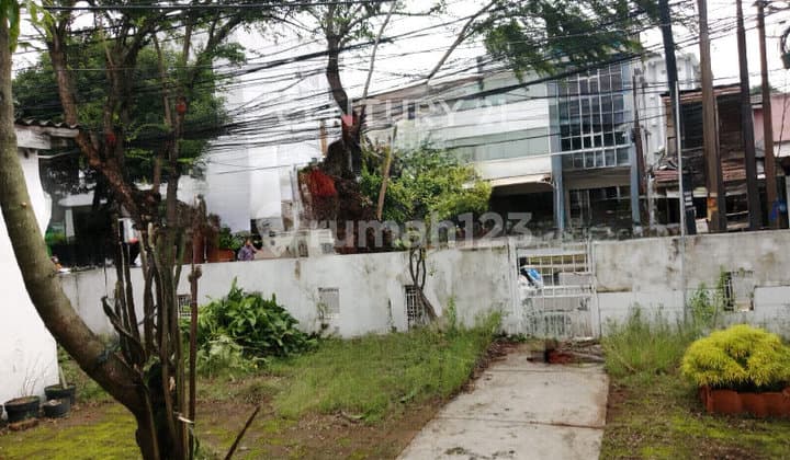 Rumah Tinggal Berlokasi Strategis di Lebak Bulus Cocok Utk Usaha