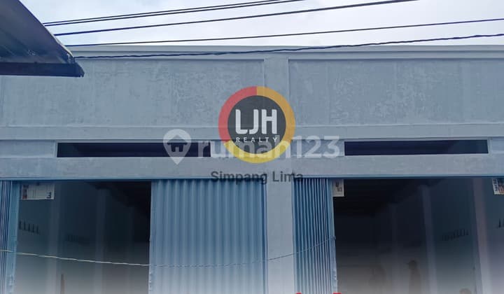 Business Space in Densely Populated Residential Area, Sambiroto, Semarang