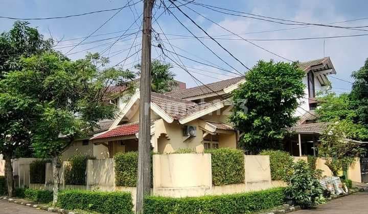 Rumah Hoek Lokasi Dalam Perumahan yang Aman di Bintaro Jaya