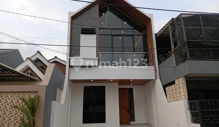 A New Home in a Safe and Comfortable Environment in Graha Raya Bintaro