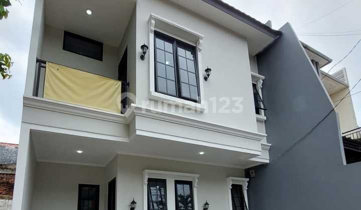 Rumah Baru Dengan Kamar Keluarga Di Atas Siap Huni Di Bintaro