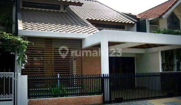Rumah Bebas Banjir Lokasi Sangat Strategis di Bintaro Sektor 5