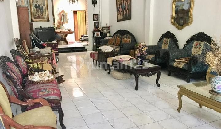 Rumah lama siap huni di Jalan Cibeber kebayoran baru Jakarta Selatan