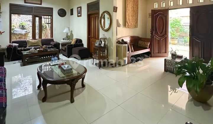 Dijual Rumah Lokasi Bagus Di Kebayoran Baru, Jakarta Selatan