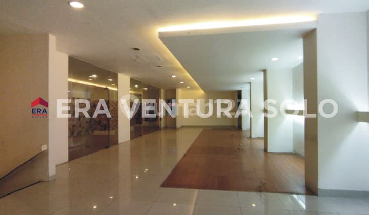 Ruang Usaha Strategis Tengah Kota Solo