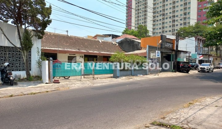 Rumah Strategis Tengah Kota Solo