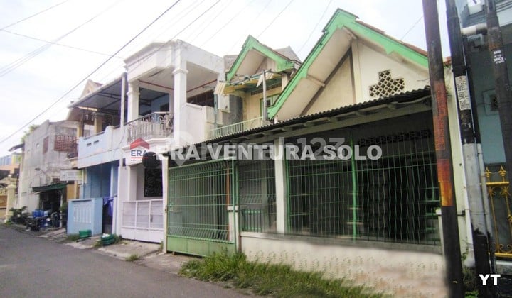 Rumah Strategis Tengah Kota Solo