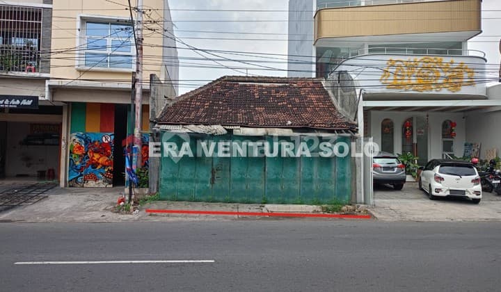 Bangunan Lama Hitung Tanah Strategis Jebres Solo