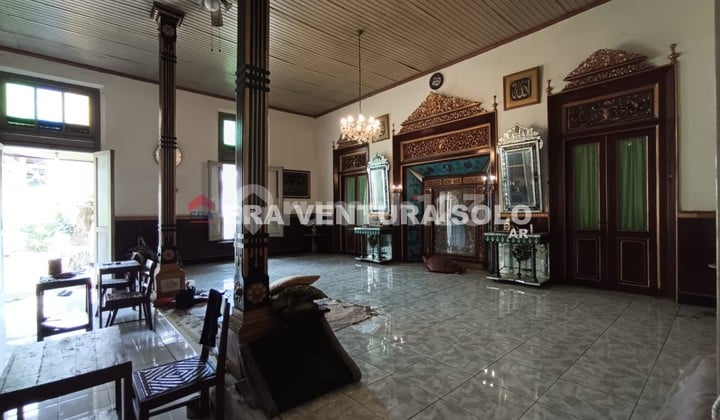 Rumah Lama Terawat Strategis Laweyan Solo