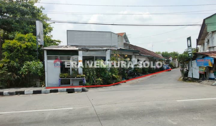 Rumah Dan Ruang Usaha Strategis Palur