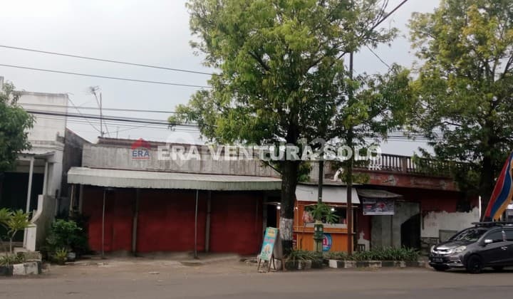 Rumah dan Ruang Usaha Strategis Sragen Kota
