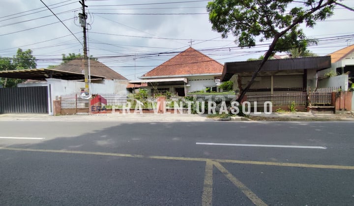Rumah Lama Terawat Cocok untuk Café Tengah Kota Solo
