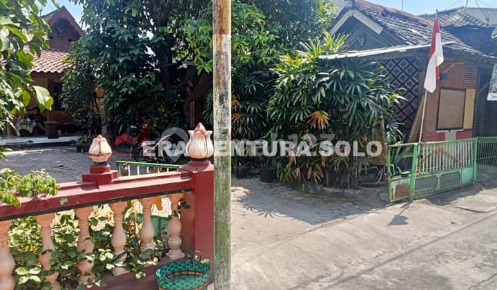 Strategic Ethnic House in the Center of Solo City