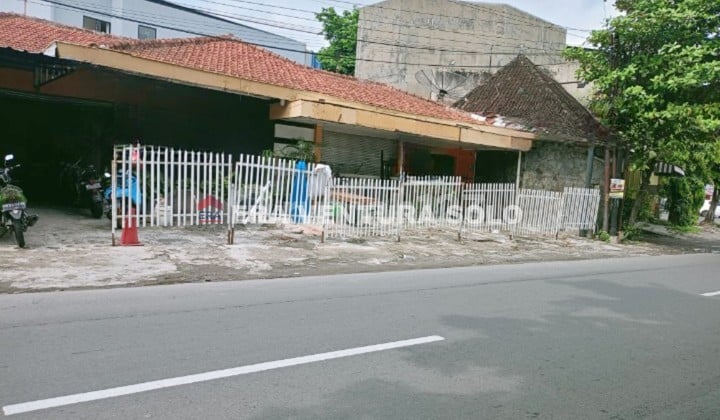 Ruang Usaha Strategis Tengah Kota Solo Ruang Usaha Strategis Tengah Kota Solo