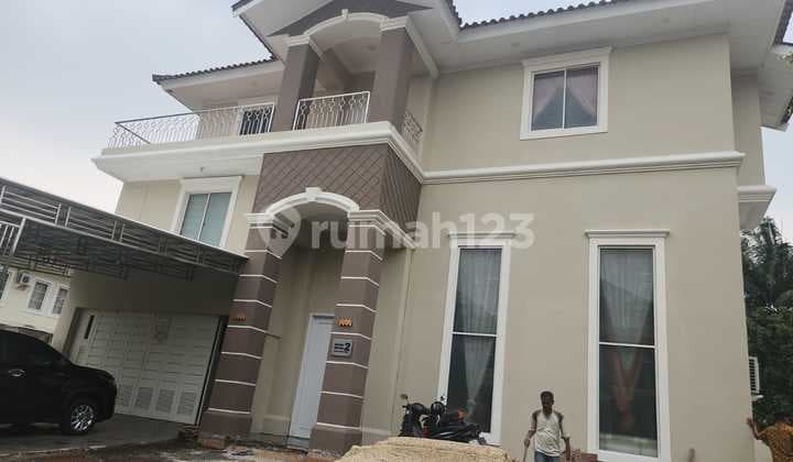 Rumah Hook 3 Lantai Baru Renovasi Taman Beverly Golf