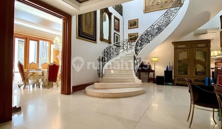 Rumah 2 Lantai Bagus Furnished SHM di Hos Cokroaminoto Menteng, Jakarta Pusat