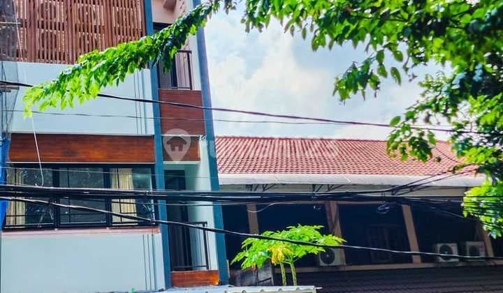 Rumah Kost 4 Lantai Bagus Furnished SHM di Tanjung Duren, Jakarta Barat