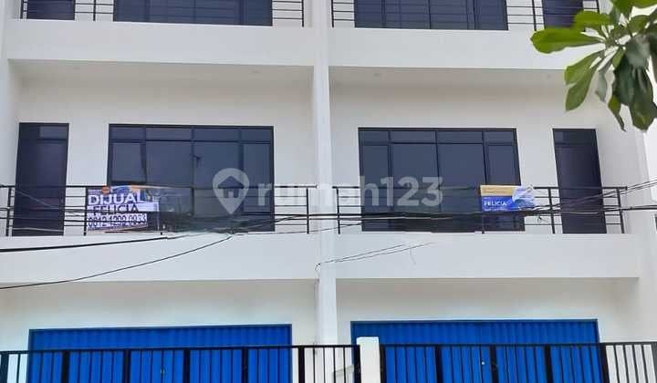 Ruko di Jl. Dwiwarna Raya
, Jakarta Barat 318 m Baru HGB