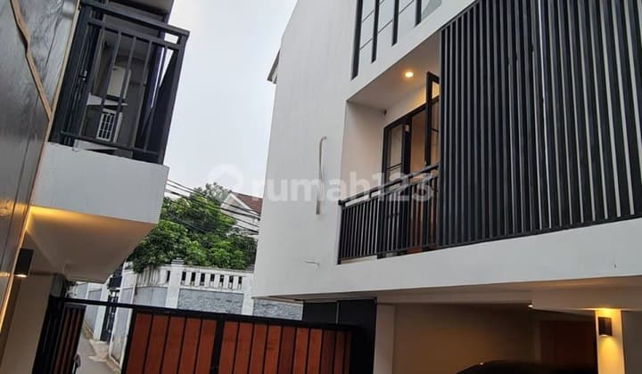 Land and 5 Ready-to-Occupy Strategic Aparthouses in Kebayoran, Jakarta