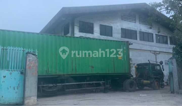 Gudang Ex Pabrik Di Jembatan Tiga