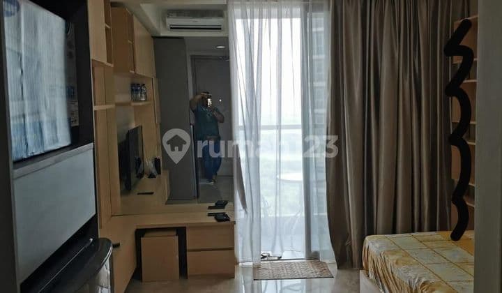 Studio Apartemen Gold Coast