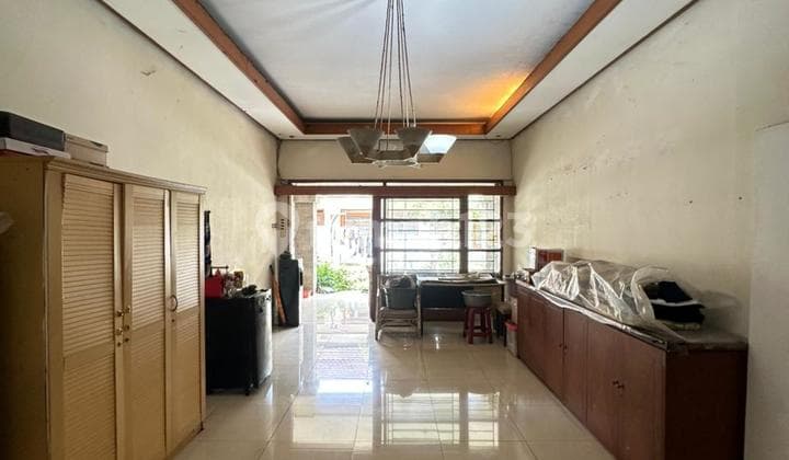 Rumah Fatmawati Dekat Jalan Raya