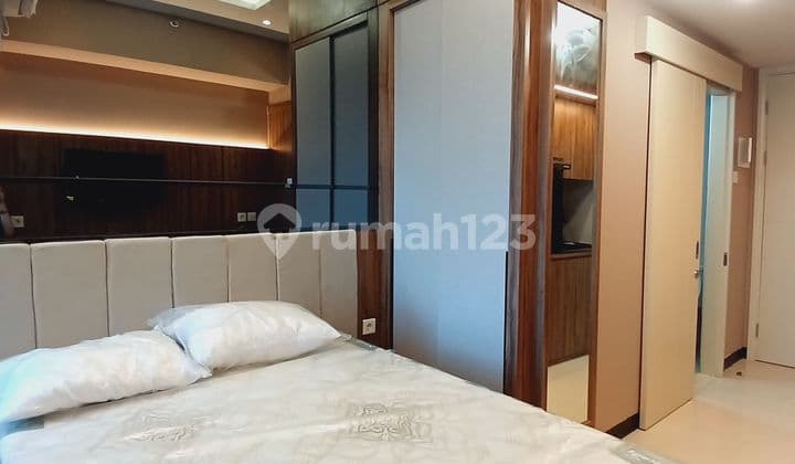Amor Apartment at Pakuwon City Mall, Fully Furnished Luxury