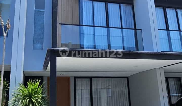 Rumah North West Central Baru Gress, Attic Rooftop, Mewah,furnish