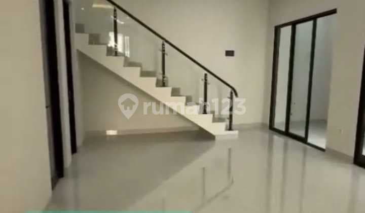 Dian Istana Wiyung - Oasia Mocca Vrbana Lafleur White House Taman Ratu Graha Famili Family
