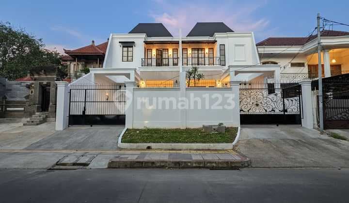 Turun Harga Rumah Baru Desain Classic Modern Dalam Komplek di Duren Sawit Jakarta Timur