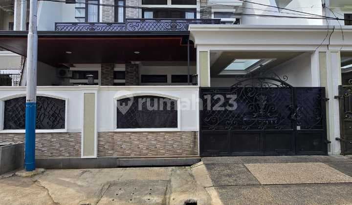 Rumah Second Fully Furnished Dalam Komplek di Duren Sawit Jakarta Timur
