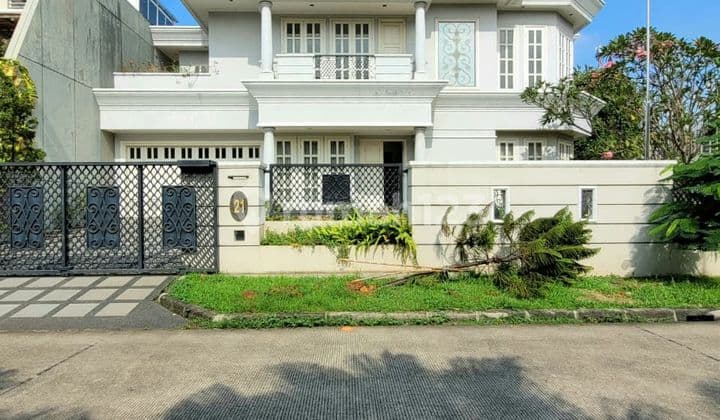 Dijual Rumah Mewah Hook Furnished Dalam Komplek Bekasi Timur.
