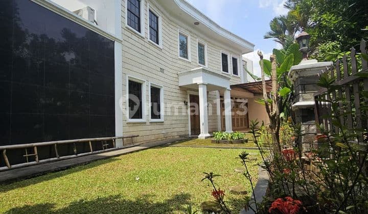 Dijual 2 Rumah Terawat Siap Huni Dalam Komplek Besar Jakarta Selatan