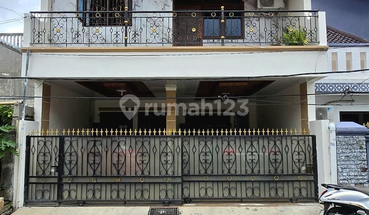 Rumah Second Dalam Komplek One Gate Jalan Lebar Di Duren Sawit Jakarta Timur