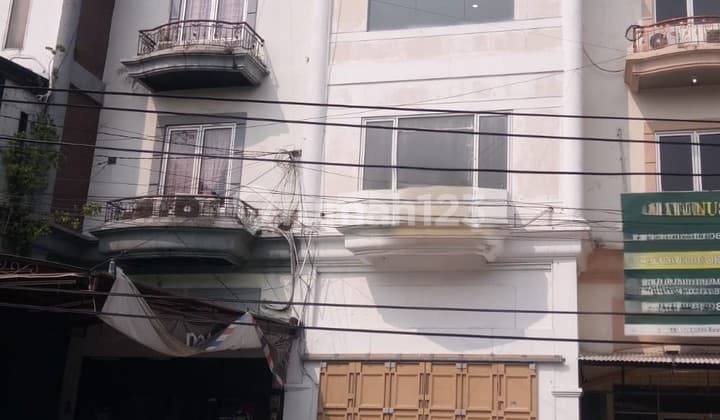 Disewakan Ruko 3 1/2 Lantai di pinggir jalan raya di Pejaten Barat, Jakarta Selatan